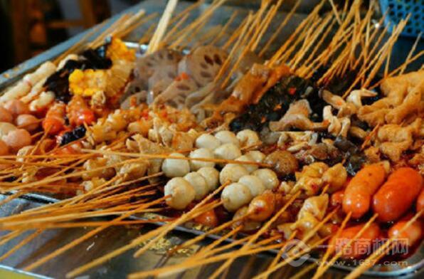 签阿婆串串香加盟