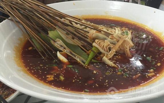 呱呱香廁所串串