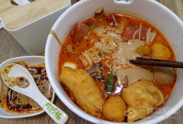 月熱情麻辣拌燙加盟