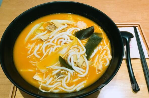 食三姨麻辣燙加盟