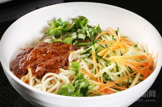 麦道夫炸酱面 麦道夫炸酱面