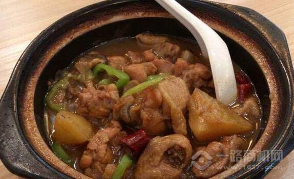 田玉麟黃燜雞米飯