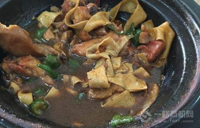 田玉麟黃燜雞米飯加盟