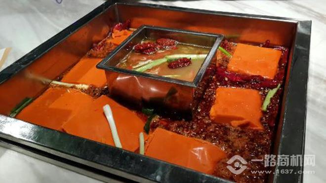 西街姑娘串串香加盟