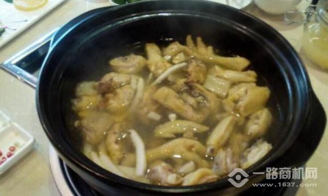 烹然四季椰子鸡火锅加盟