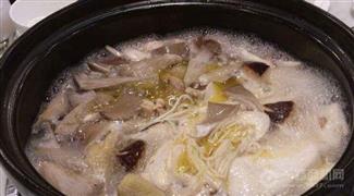 烹然四季椰子雞火鍋