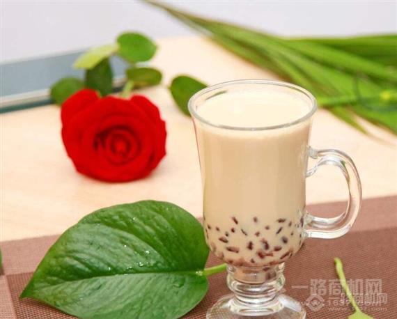 南传初鹿鲜奶茶饮