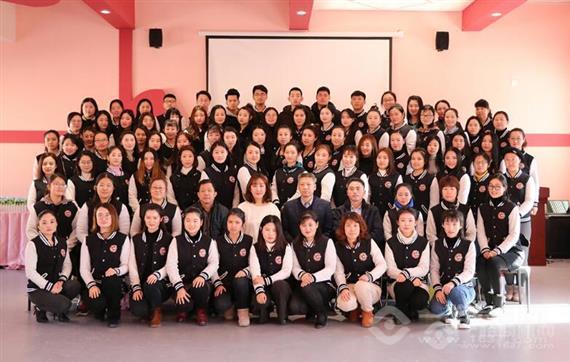 小花盛开艺术教育