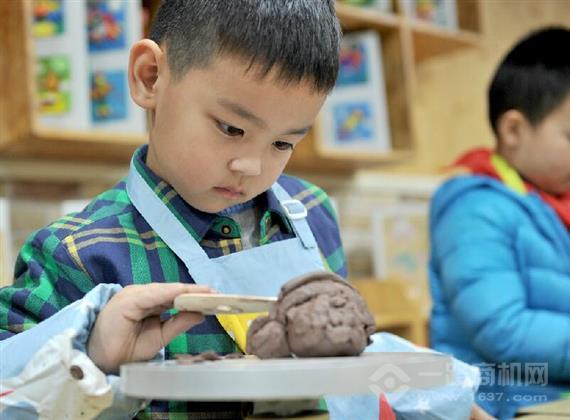 亲亲自然儿童陶艺教育