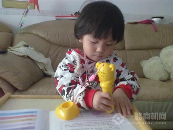 本特儿童点读笔