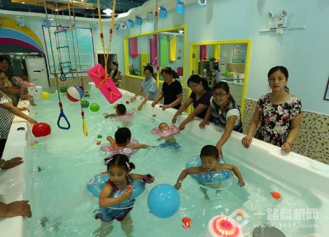 伊愷寶貝嬰兒游泳館