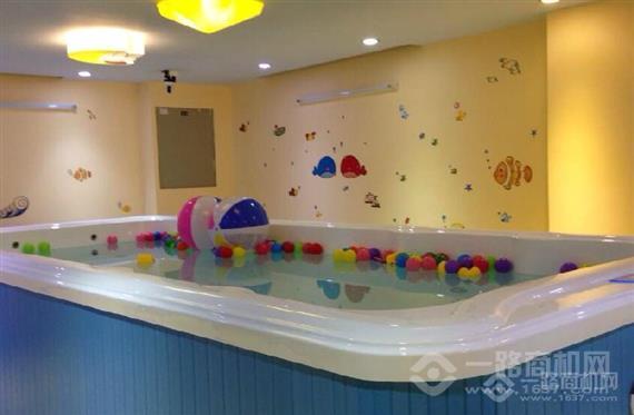 马贝尔婴儿游泳馆