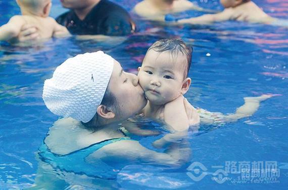 蓝海星亲子游泳