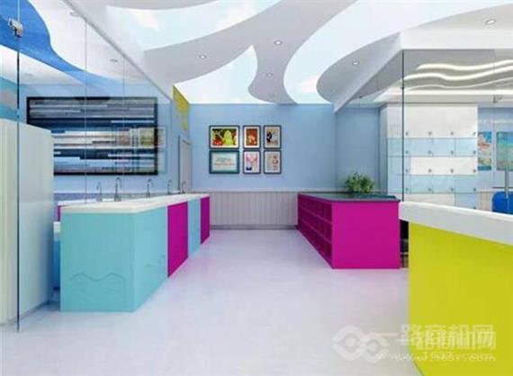 多克思婴幼儿游泳馆