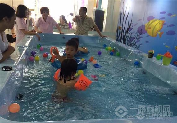 伊恺宝贝婴儿游泳馆