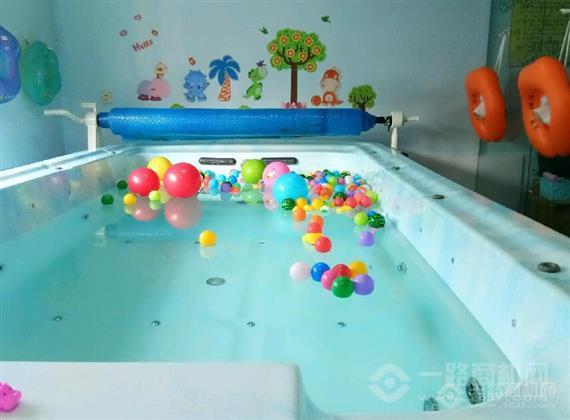 马贝尔婴儿游泳馆
