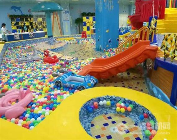 蓝泡泡水上乐园