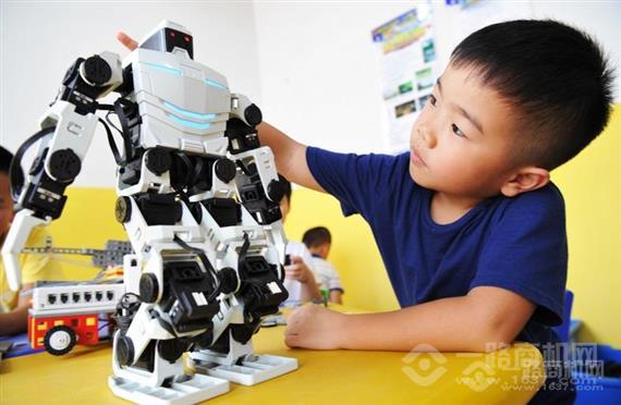 特力科机器人科教中心