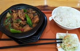老由家黄焖鸡米饭