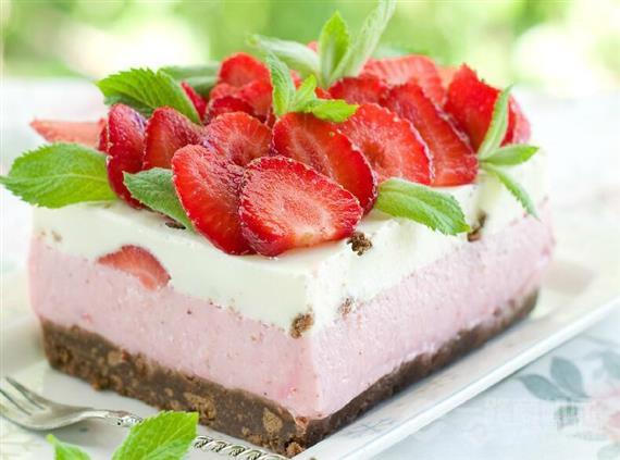 天野草莓面包坊