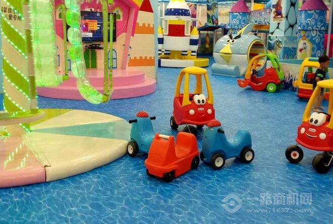 贝贝康卡通儿童乐园