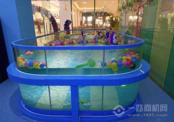 伊贝莎婴儿游泳