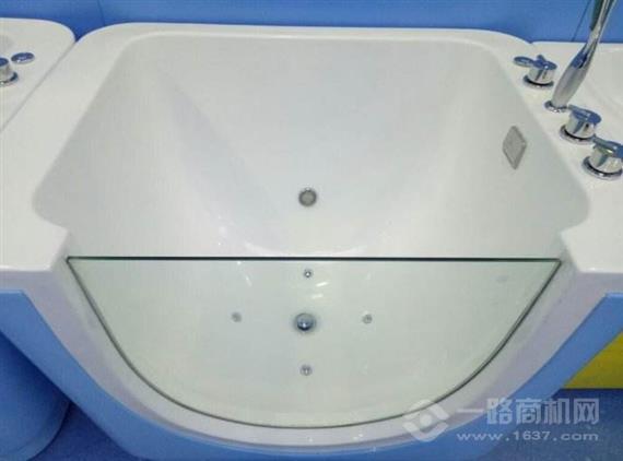 伊贝莎婴儿游泳