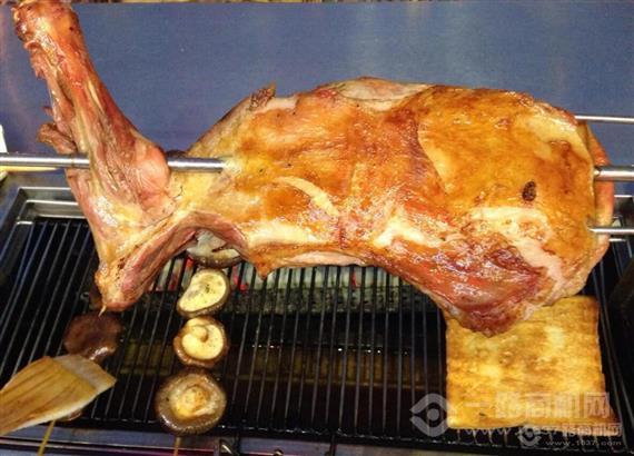 狼来了炭烤羊腿