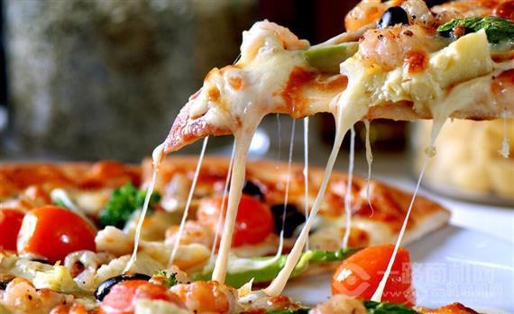 意伦卡现烤披萨