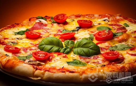 意伦卡现烤披萨