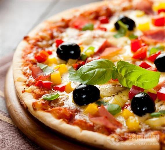 意伦卡现烤披萨