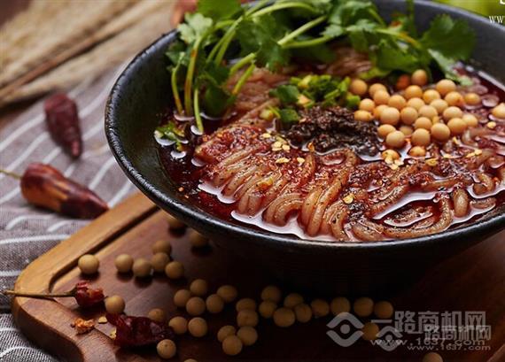 吉阿嬷酸辣粉小食堂