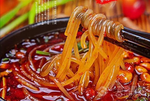 吉阿嬷酸辣粉小食堂