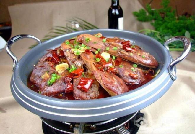 八千万干锅鸭头 八千万干锅鸭头