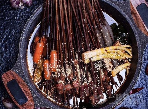 梁小小成都串串香