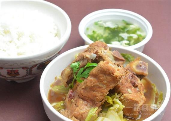 万众源排骨米饭