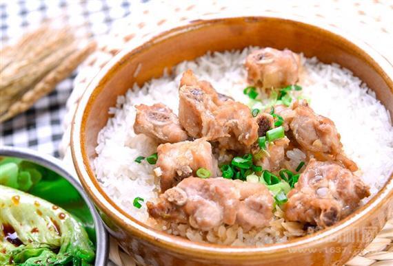 万众源排骨米饭