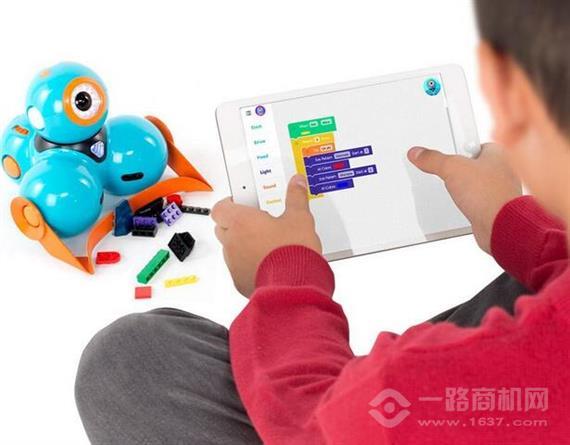 智动全球机器人教育