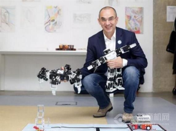 智动全球机器人教育