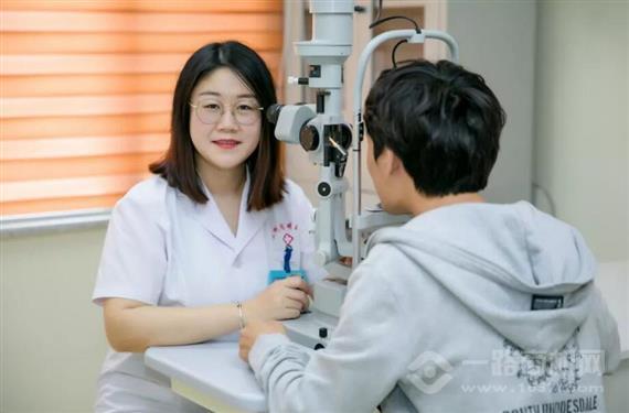 眼悦降度眼视光中心