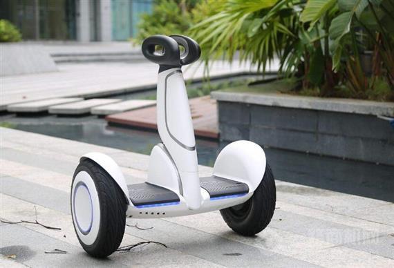 名爱智能平衡车