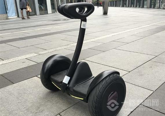 名爱智能平衡车