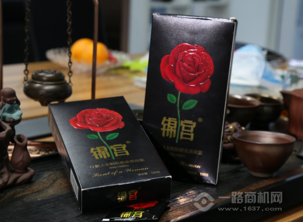 锦宫红糖人参阿胶鹿血燕窝粥