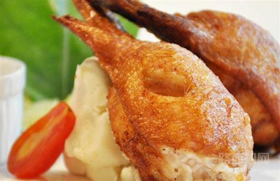 金嘴巴鸡翅包饭