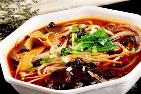 谭二师路边麻辣烫