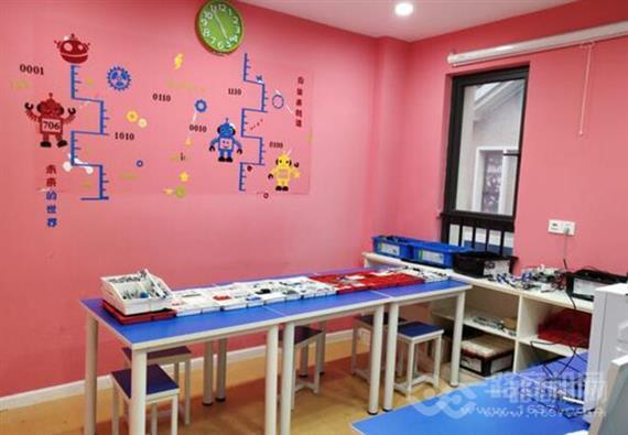 童创栗机器人创客教育