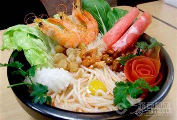 蜀和秦砂锅米线