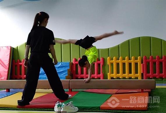 小马来了儿童运动馆