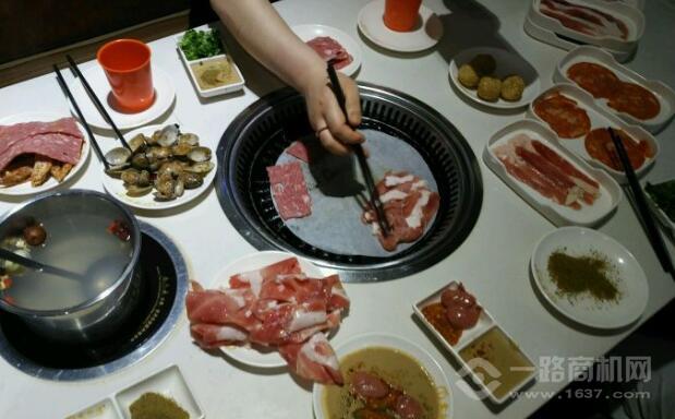 金权道自助烤肉加盟