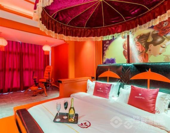 海上凤凰主题酒店